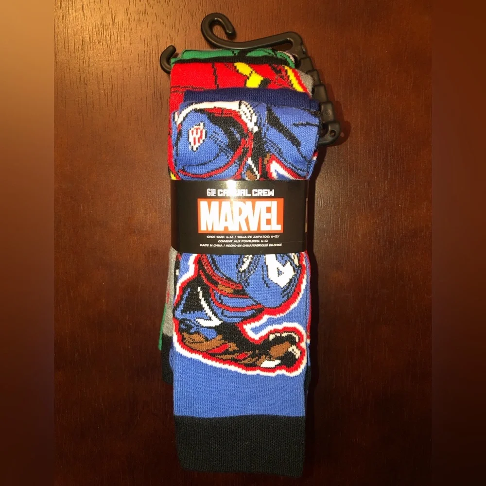 MARVEL COMICS NOVELTY CREW SOCKS NWT MEN’S SHOE SIZE 6-12
